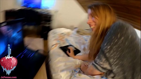 Play MP4 - Gamer girlfriend plays Baldur's Gate 3 while getting fucked&comma; loses gold and companions lol