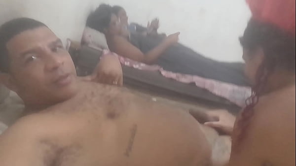 Nonton Novinha Brincando Pau Mole Do Leo Ogro. thumbnail