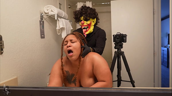 Gibby The Clown Fucking Slutty Bbw At The Oyo Hotel thumbnail