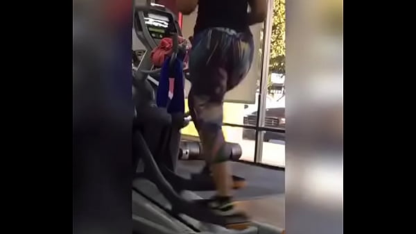 Big Ass In The Gym !!!