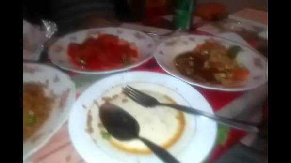 Play MP4 - Me lleva de cena a casa de sus amigos&period;