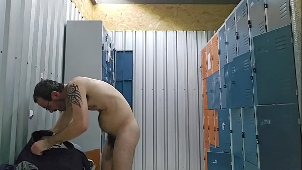 Play MP4 - Depois do banho na academia&period;