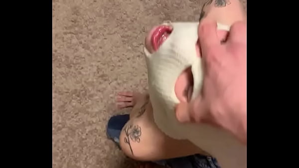 Play MP4 - please piss on me for that i suck your cock