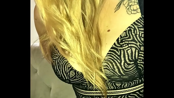 Nonton Je Pense De Plus En Plus Mettre Quelques Uns De Mes Sous-v&ecirc;tements Et Ensemble ... thumbnail