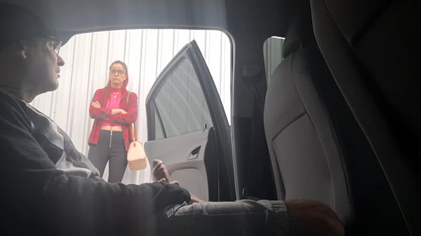 Play MP4 - Punheta arriscada na rua para estudante que estava no ponto de &ocirc;nibus&period;