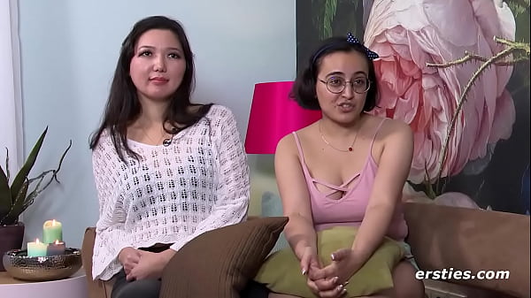 Ameliya & jasmina fingern und lecken sich gegenseitig nach lust und laune