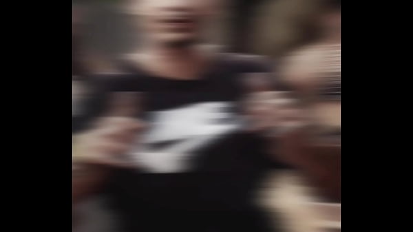 Augusto se exibindo pro pedra na rave do paix&atilde_o