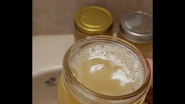 自分の冷凍精液で射精する日本人 