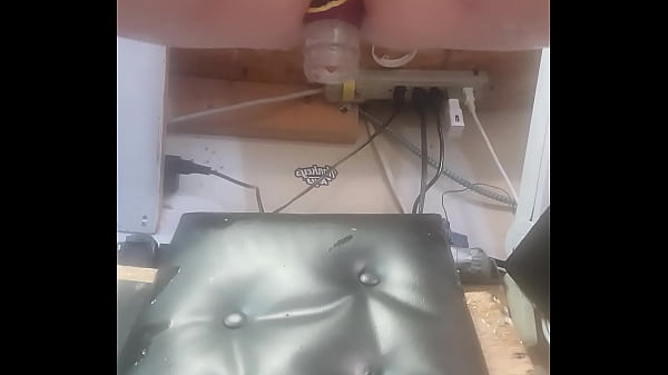 Play MP4 - Bottle up my ass