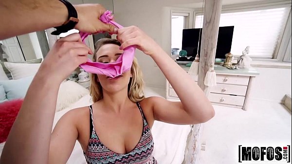 Play MP4 - Mofos&period;com - CALI carter&comma; MIA malkova