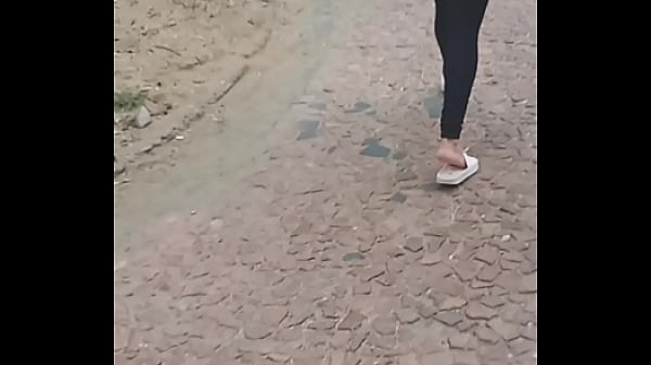 Magrinha com a bunda perfeita 