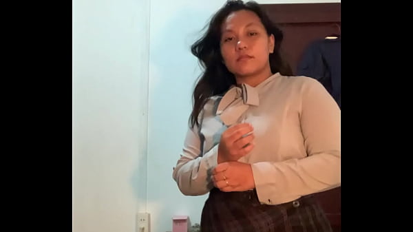 Play MP4 - Slutty Asian Strip Tease