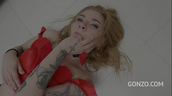 Nonton Catherine Boss Blows 3 Guys In Her First Scene Attempt Sz2608 thumbnail