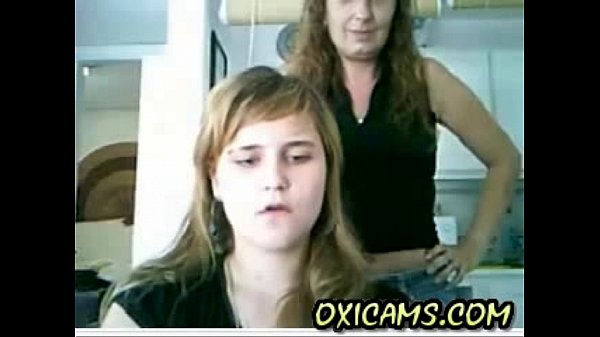 Webcam Spanish 20yo girl_girlfriend mum showing tits new