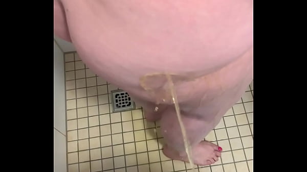 Nonton Angepinkelt thumbnail