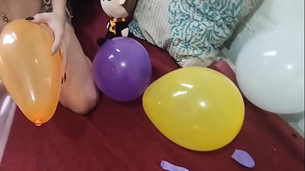 Nonton Ela E Os Bal&otilde;es thumbnail