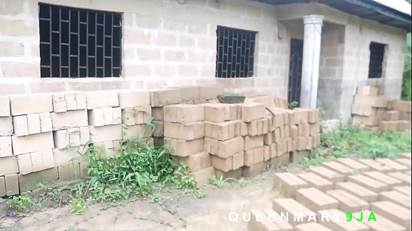 Play MP4 - Site manager demanded to fuck me outside an uncompleted building before he could allow me work in his site