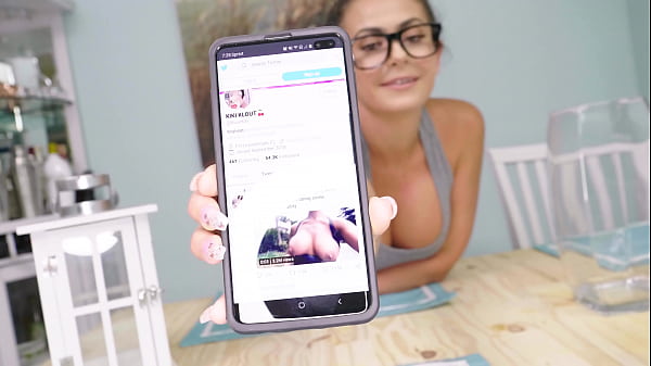 Bratty Step-sister Teases And Blows Me At Dinner Table thumbnail