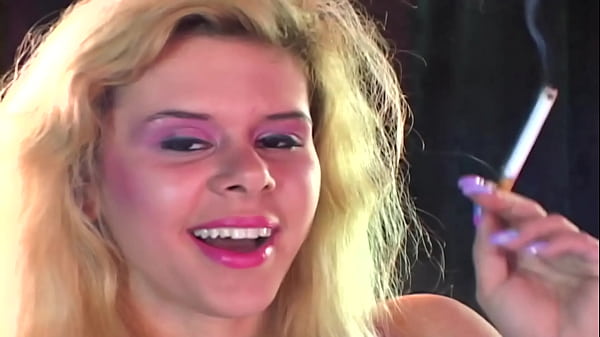 Glazed bentley blonde babe deepthroat and facial frosting 