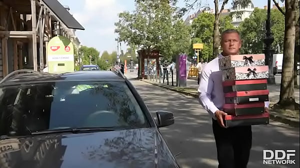 Hot Milf'_s Shoe Fetish