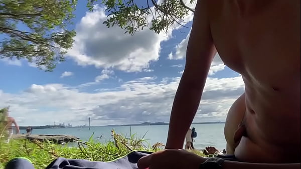 Play MP4 - Nude beach but with some tourists