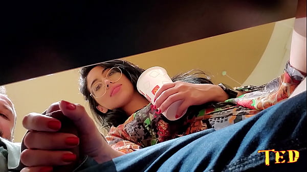 A Safada Meteu A Boca No Meu Pau Dentro Do Mcdonalds thumbnail