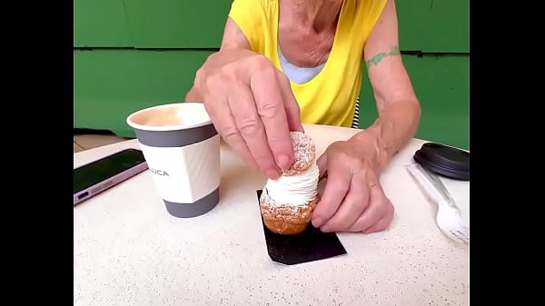 Walking around the new victoria ward park and having coffee and a pastry at dean & deluca 