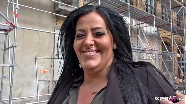 German scout tattoo teen mit mega titten und dicken hintern bei spontanen casting gevoegelt