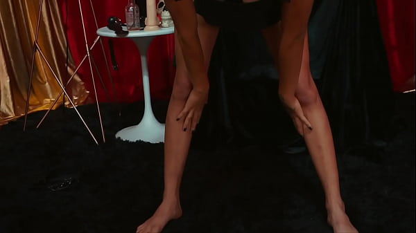 Evelin is the sexiest colombian on the planet who poses for the cameras to the sound of cristian cipriani's direction this video a unique piece that you should have in your bookstore