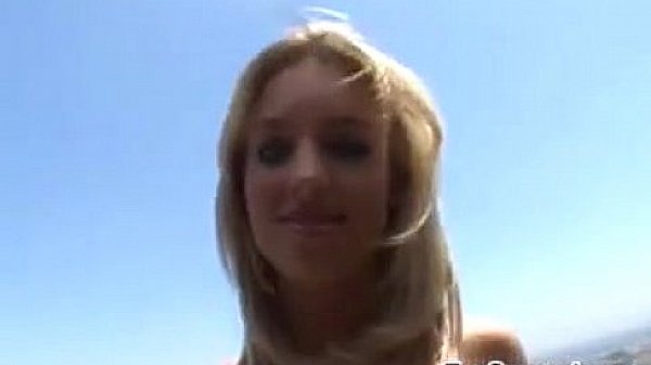 Nonton Skinnyteenblindfoldedgaggedandfucked thumbnail