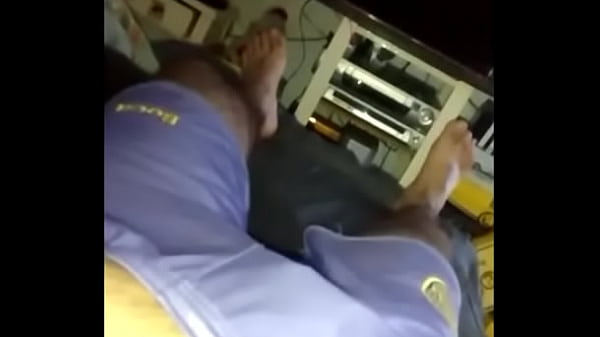 Play MP4 - tocandome un rato con el short &period;&period;&period;Buenos dias&excl;&excl;&excl;