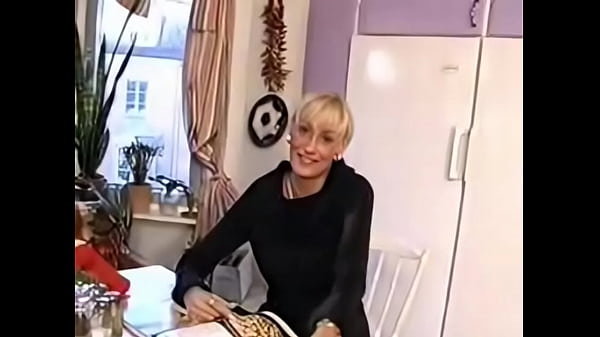 blonde mature fucked in the kitchen 
