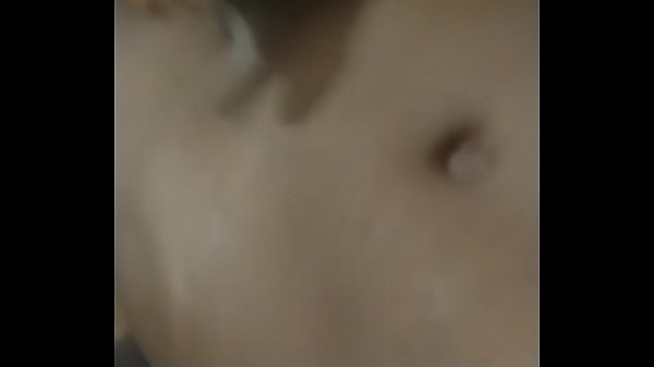 Play MP4 - Batendo punheta e Gozando na barriga