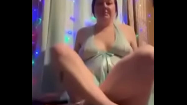 Nonton Sexy Feet And Pussy Tease thumbnail