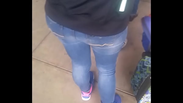 EL CULAZO QUE TIENE ESTA MADRE 