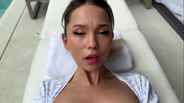 Mega ultra_beauty gets fucked in the slit