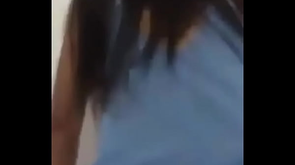 Novinha dan&ccedil;ando rebolando gostoso demais 
