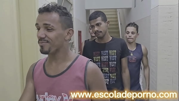 I was passing through the Arcos da Lapa Rio de Janeiro and I was scared, so ask for help for three men 