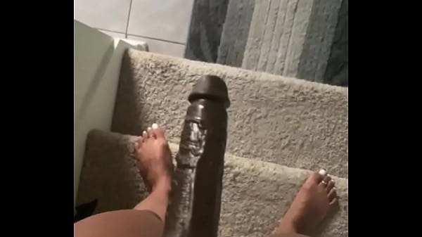 I take pride in helping you along your bisexual journey let me be the first one to enter you from behind & show you w 