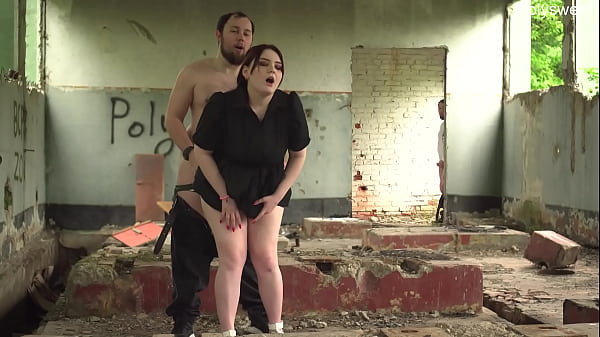 Bull cums in cuckold wife on an abandoned building