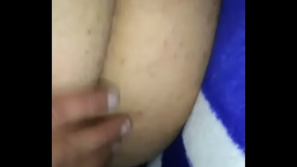 Tributo de culo peludito de tierra fr&iacute;a 