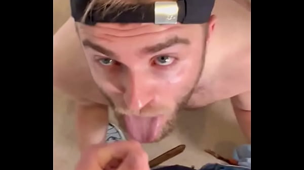 Nonton Pitstop Before Going Home To The Wife. thumbnail