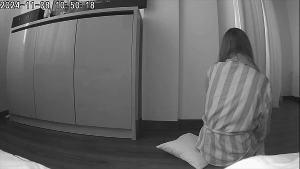 Play MP4 - Wife cheats on her husband with his best friend&period;Real homemade&period;