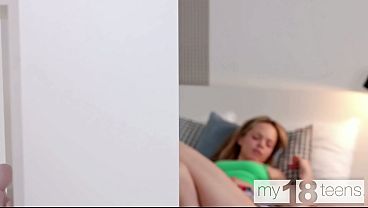 Nonton My18teens - Beautiful Girl With A Small Tits Fucks Her Pussy With Dildo thumbnail