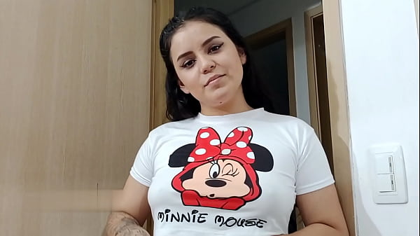 Mi Cachonda Madrastra Me Ense&ntilde;a A Masturbarme thumbnail
