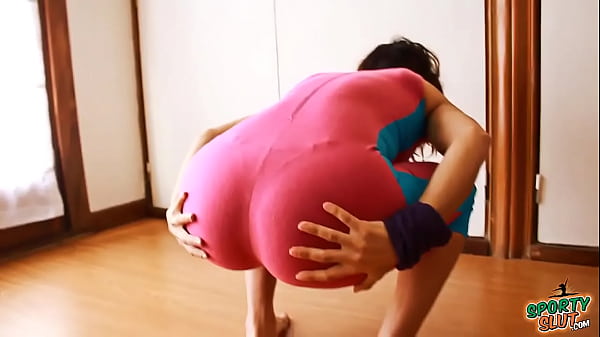 Play MP4 - Big Booty Teen Doing Hot Yoga In Tight Bodysuit&excl; Cameltoe&excl;