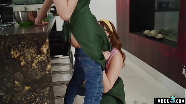 Play MP4 - Tranny waitresses  Zariah Aura and Korra Del Rio fucking a hot CIS babe