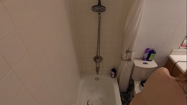 Annie Archerand Shower LEFT6