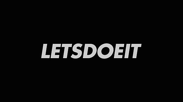 Nonton Euro Hotties Isizzu & Zazie Skymm Indulge In Steamy Lesbian Sex - Letsdoeit thumbnail