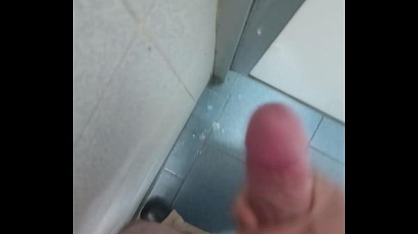 Aburrido y estresado por el trabajo me escapo a jal&aacute_rmela al ba&ntilde_o.